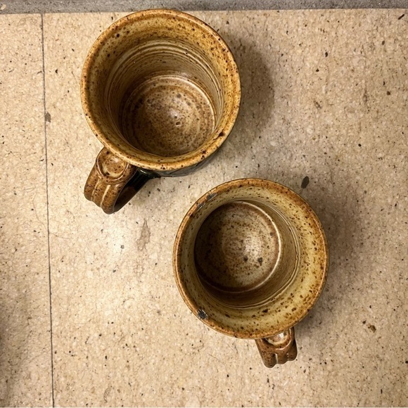 Artist signed earthtone mugs with jewel coloured glaze details - unique set - Picture 8 of 15